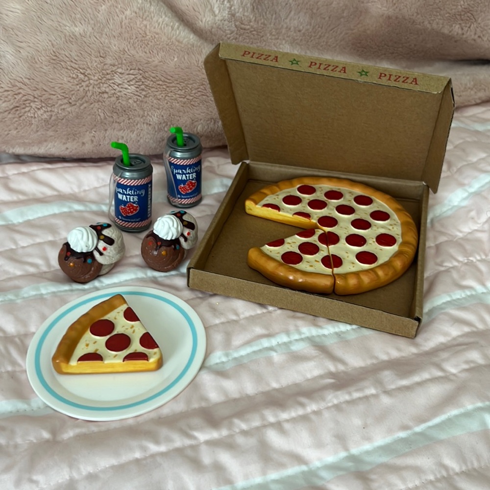 American Girl Truly me Pizza Party set
